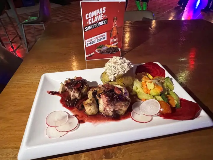 Plato de mariscos en la barra